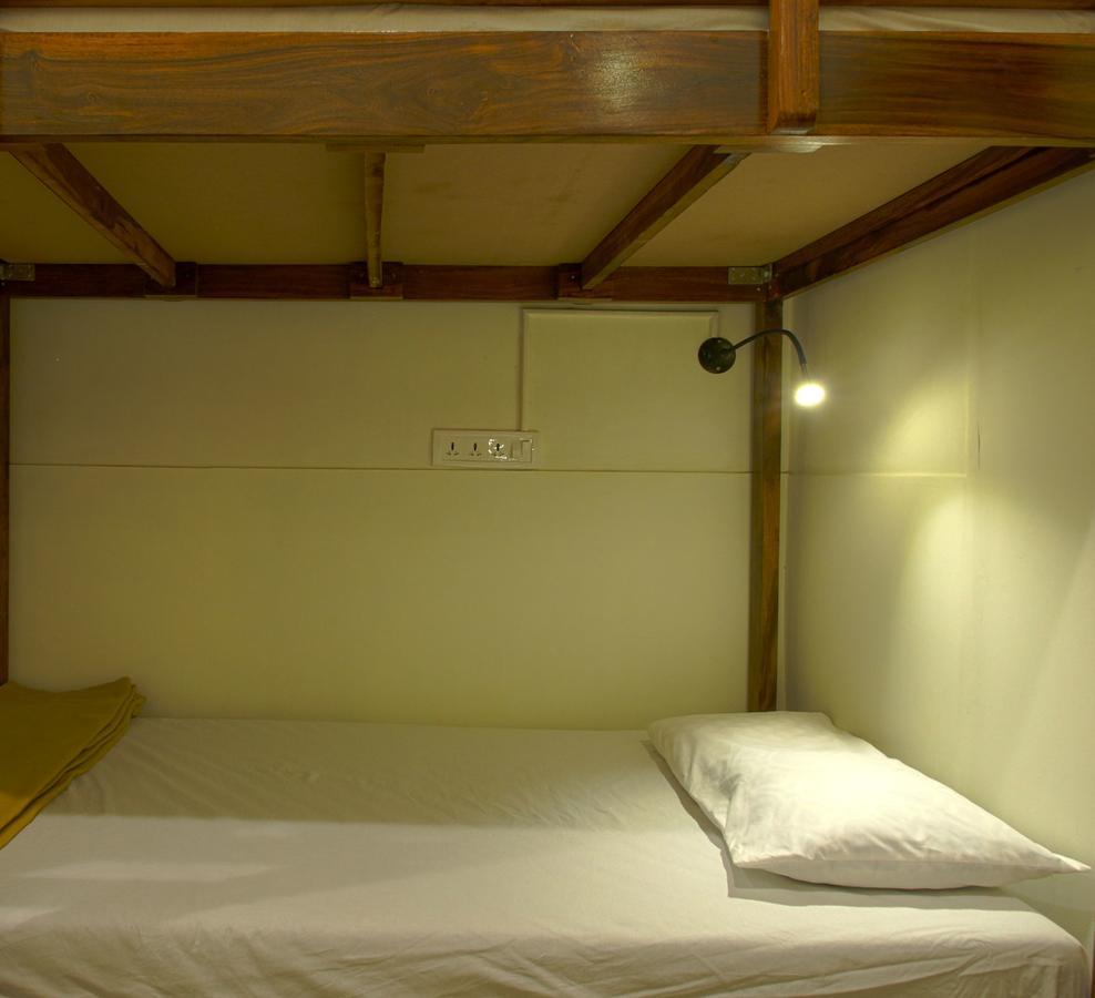 Horn Ok Please Hostel Mumbai Exterior foto