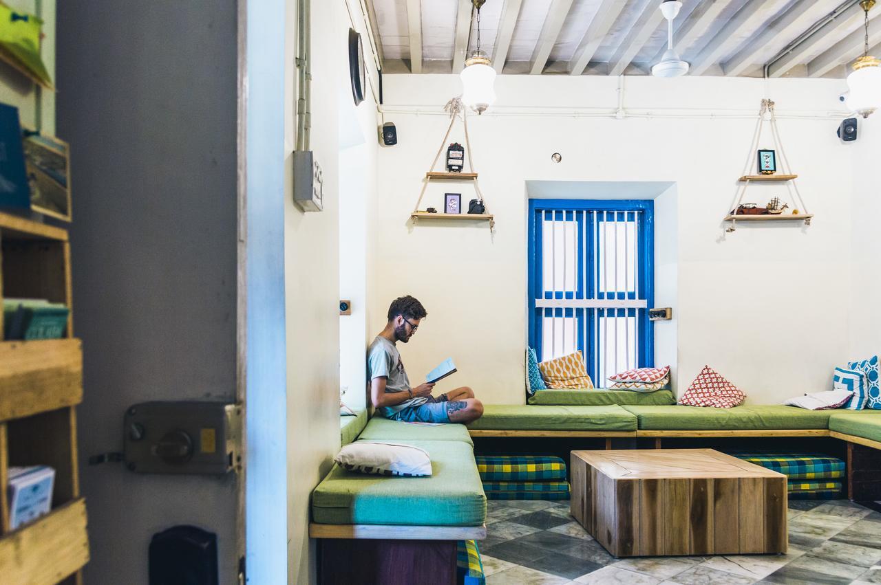 Horn Ok Please Hostel Mumbai Exterior foto